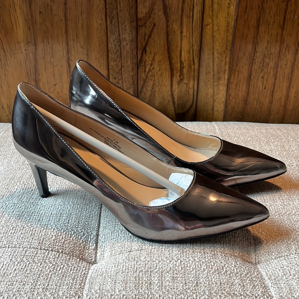 SALE **Sz 7M Nine West Shiny Silver Pump, 2.5 inch heel